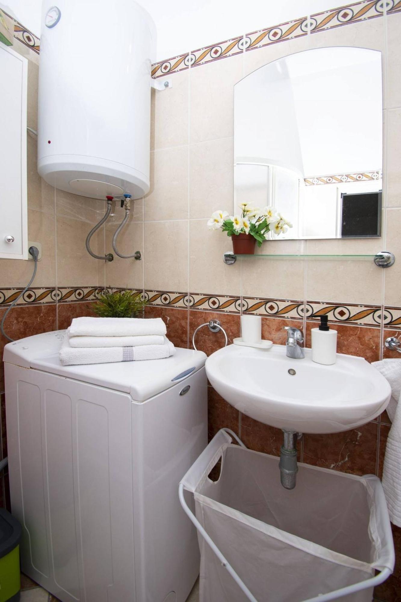 Apartment Meri Razanj With Sea View Екстериор снимка