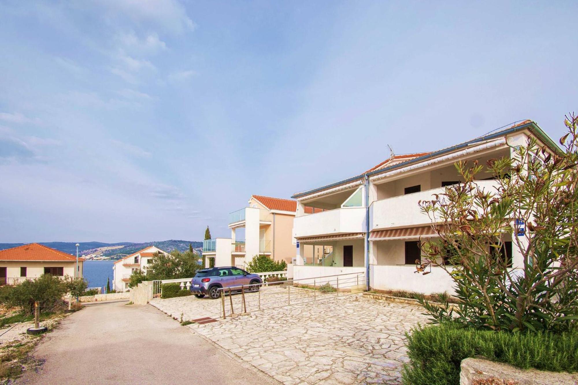 Apartment Meri Razanj With Sea View Екстериор снимка