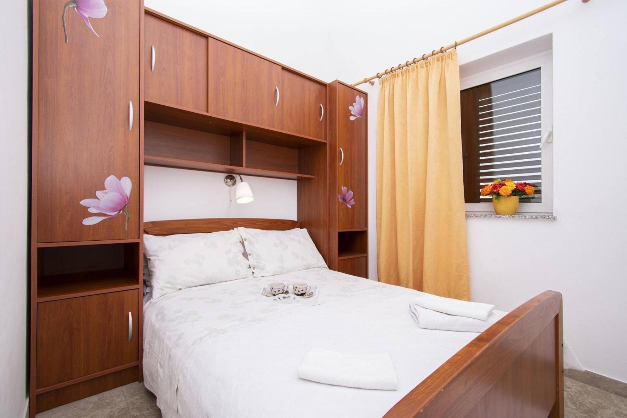 Apartment Meri Razanj With Sea View Екстериор снимка