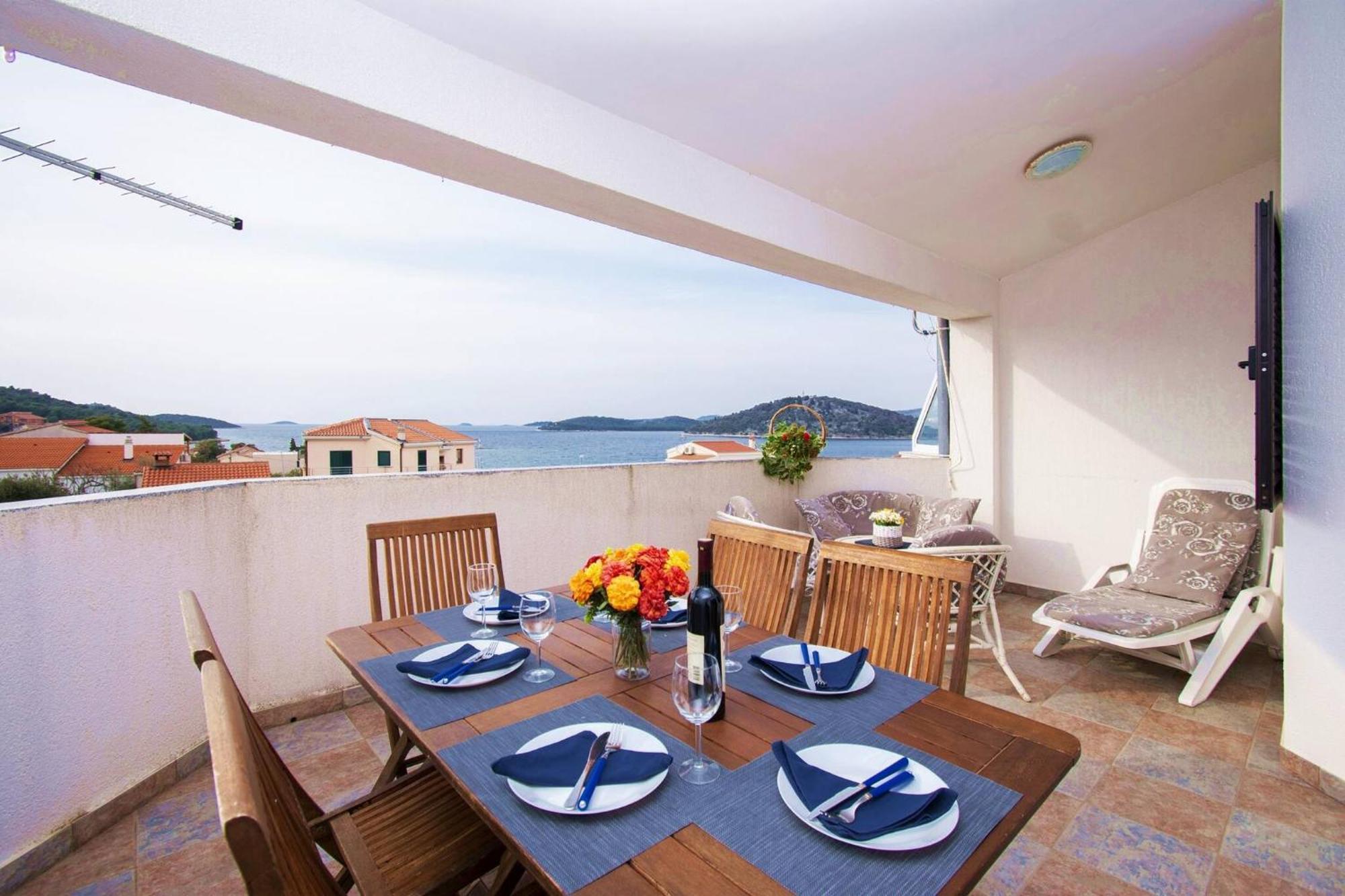 Apartment Meri Razanj With Sea View Екстериор снимка